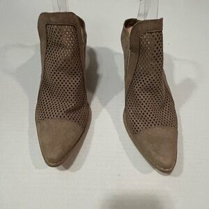 Coconuts by Matisse Call It‎ Taupe Faux Suede Western Mule Bootie 6.5M.